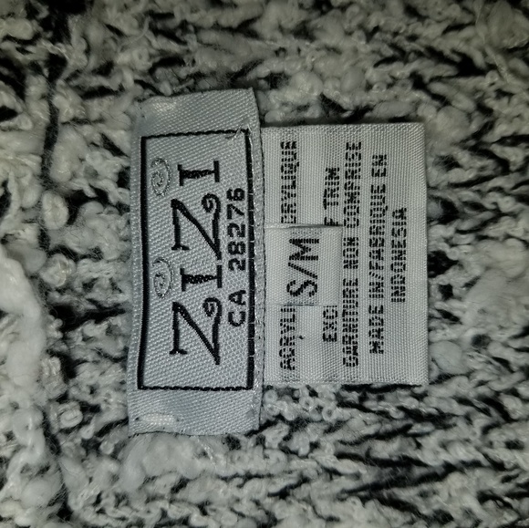 Black and white ZiZi sweater - Picture 3 of 5